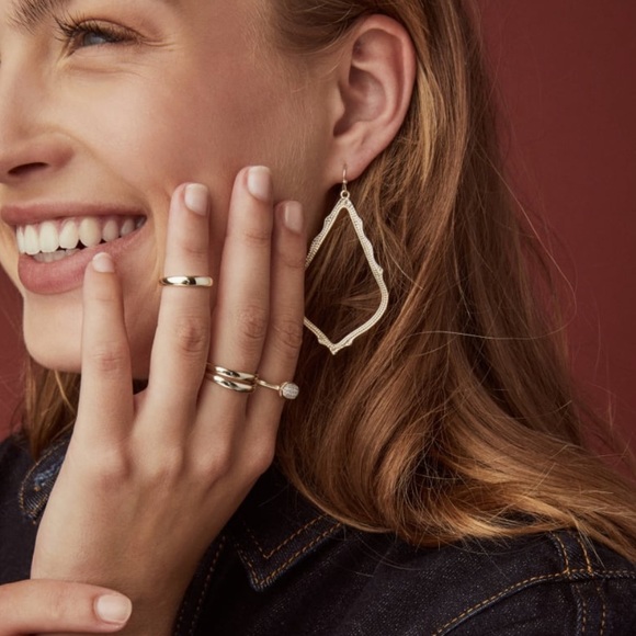 Kendra Scott Sophee Drop Earrings In Gold - Picture 2 of 7